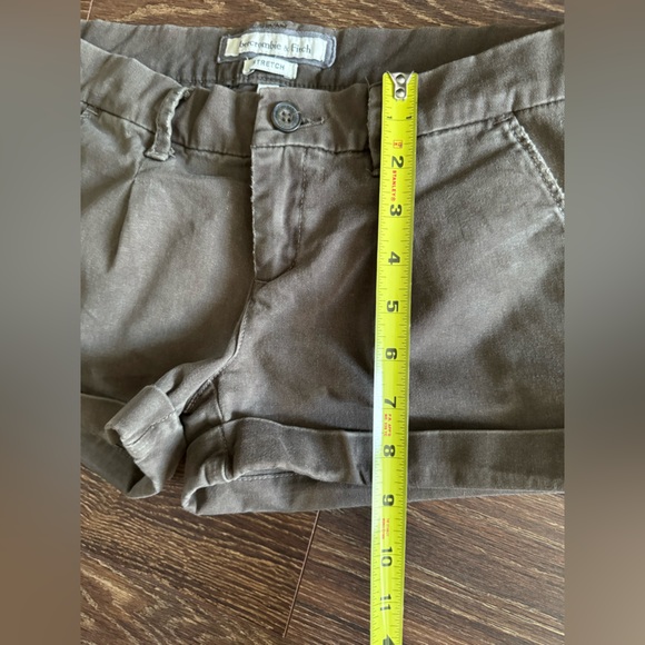 Abercrombie and Fitch Stretch Khaki Shorts - Picture 3 of 3